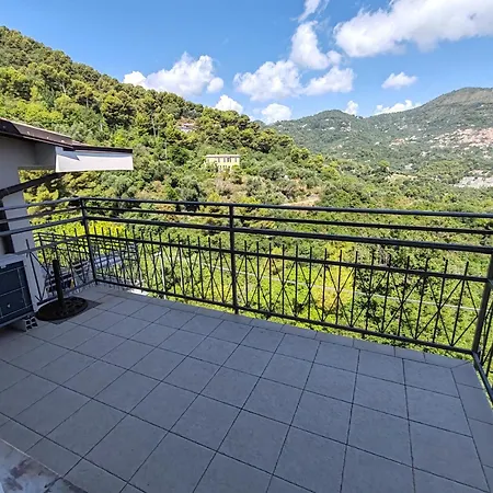 Vista Mare Con Terrazza דירה *